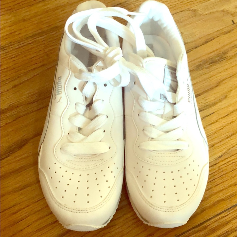 White puma women’s 5.5